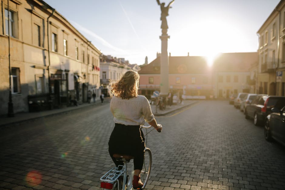 Beginner Bicycle Buying Guide That Helps You Avoid Costly Mistakes for Weekend Rides Beginner Bicycle Buying Guide That Helps You Avoid Costly Mistakes for Weekend Rides