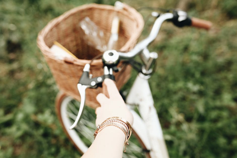 How to Maintain a Bicycle After Wet Rides, Dust, and Daily Commuting with a Focus on Gearing for Weekend Rides How to Maintain a Bicycle After Wet Rides, Dust, and Daily Commuting with a Focus on Gearing for Weekend Rides