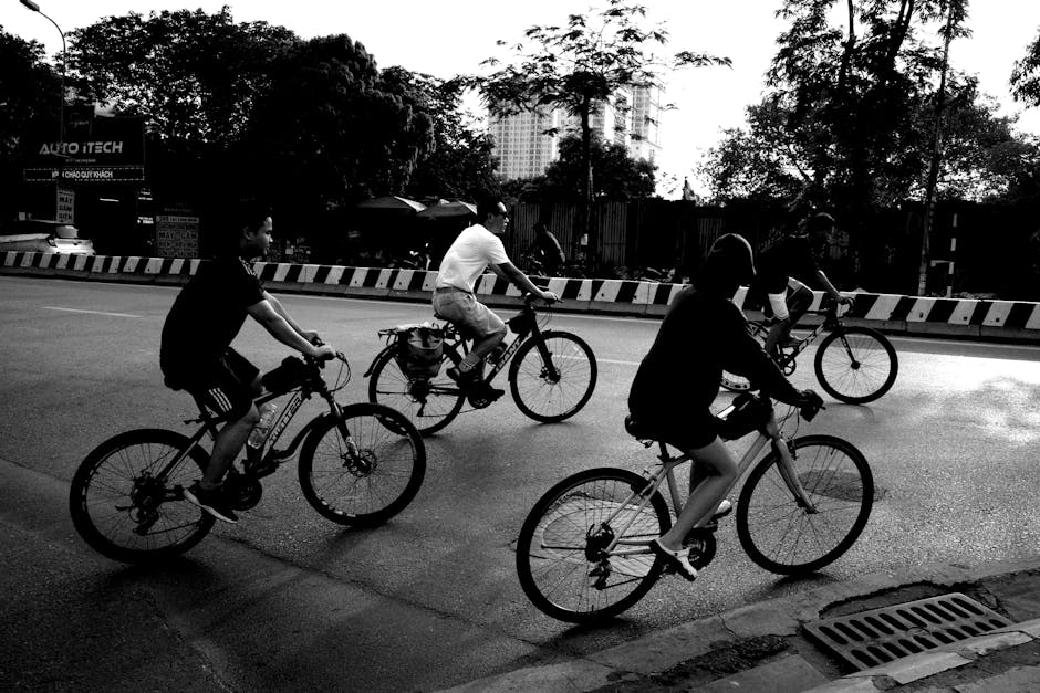 Road Cycling Guide for Beginners Who Want to Train and Ride Smarter with a Focus on Durability for City Streets Road Cycling Guide for Beginners Who Want to Train and Ride Smarter with a Focus on Durability for City Streets