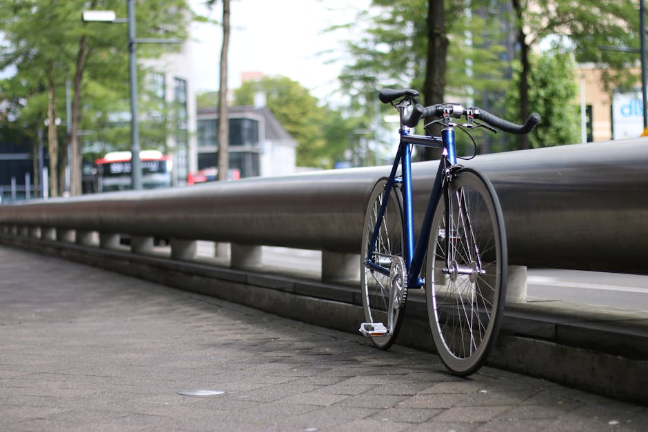 Road Cycling Guide to Better Speed, Comfort, and Control on Long Rides with a Focus on Posture for Weekend Rides Road Cycling Guide to Better Speed, Comfort, and Control on Long Rides with a Focus on Posture for Weekend Rides