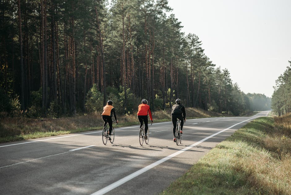 Road Cycling Guide to Better Speed, Comfort, and Control on Long Rides with a Focus on Value for Weekend Rides Road Cycling Guide to Better Speed, Comfort, and Control on Long Rides with a Focus on Value for Weekend Rides