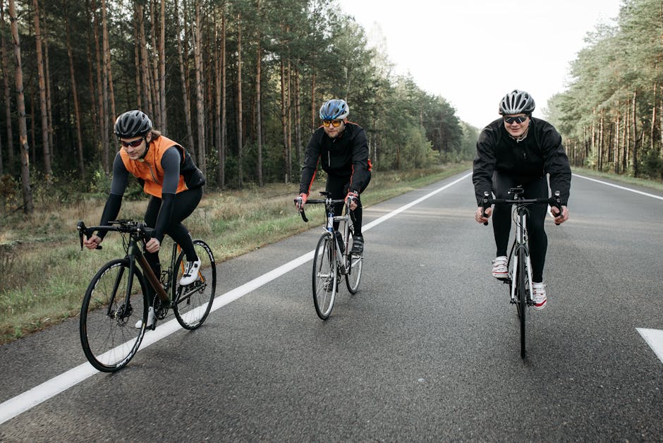 Road Cycling Guide to Handling Wind, Traffic, and Changing Road Surfaces with a Focus on Durability for Weekend Rides