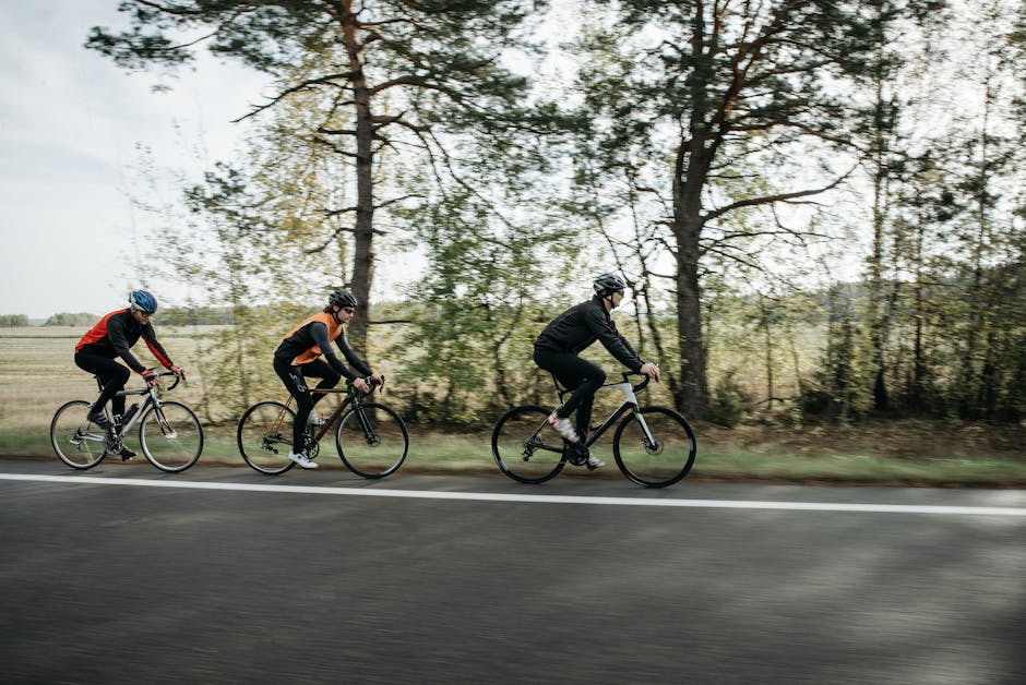 Road Cycling Guide to Training, Nutrition, and Smoother Weekly Progress with a Focus on Visibility for Weekend Rides Road Cycling Guide to Training, Nutrition, and Smoother Weekly Progress with a Focus on Visibility for Weekend Rides