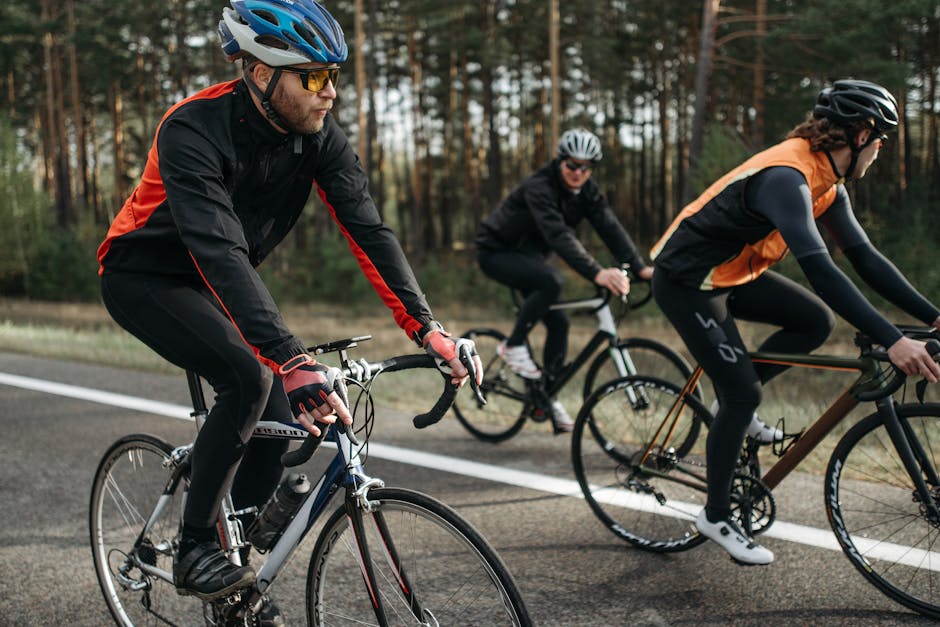Road Cycling Habits That Improve Endurance and Reduce Common Mistakes with a Focus on Speed for Weekend Rides