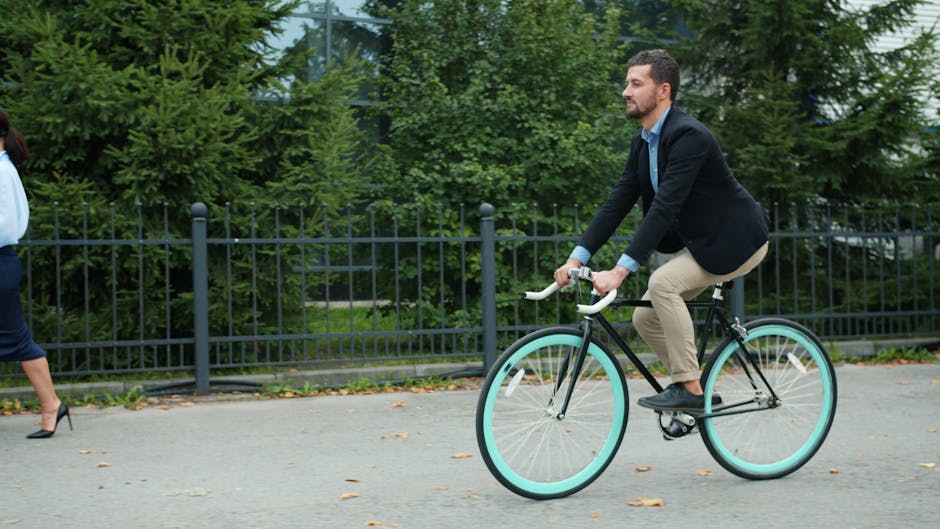 Step-by-Step Bicycle Maintenance Routine for Cleaner and Safer Cycling with a Focus on Posture for City Streets