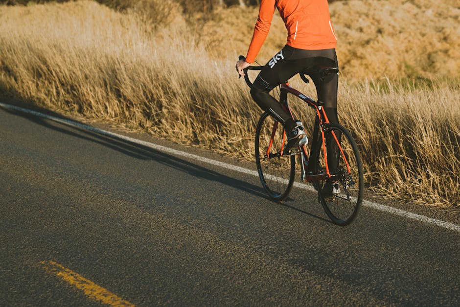 Cycling Tips That Help Riders Stay Visible, Prepared, and Comfortable for Weekend Rides