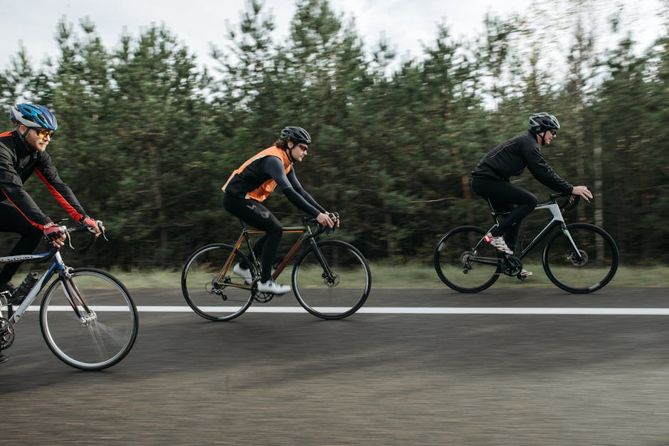 Road Cycling Guide for Beginners Who Want to Train and Ride Smarter with a Focus on Gearing for Weekend Rides Road Cycling Guide for Beginners Who Want to Train and Ride Smarter with a Focus on Gearing for Weekend Rides